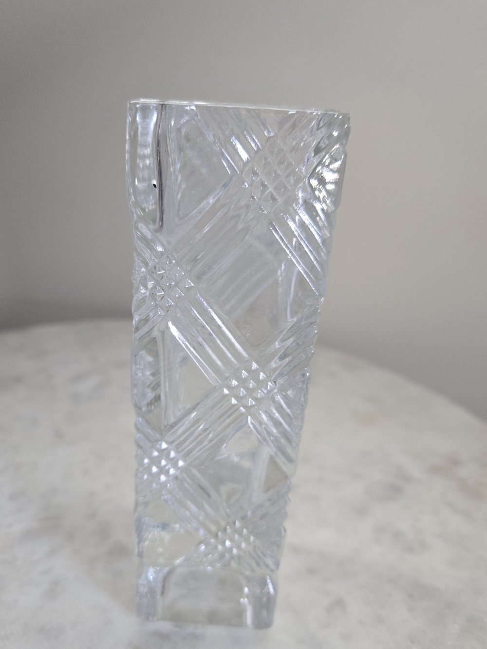 1980 Avon Fostoria 6 in Vase Cut-Pattern Clear Crystal-Effect Vase - Clear Glass - Picture 2 of 4